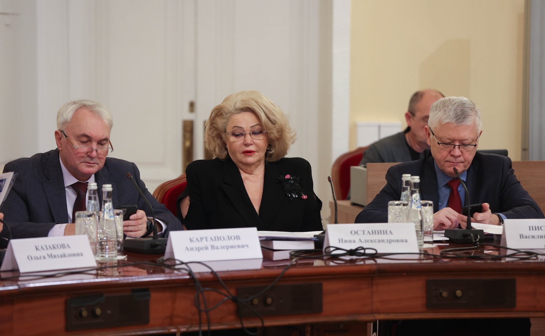 Заседание парламентской комиссии по расследованию преступных действий в отношении несовершеннолетних со стороны киевского режима