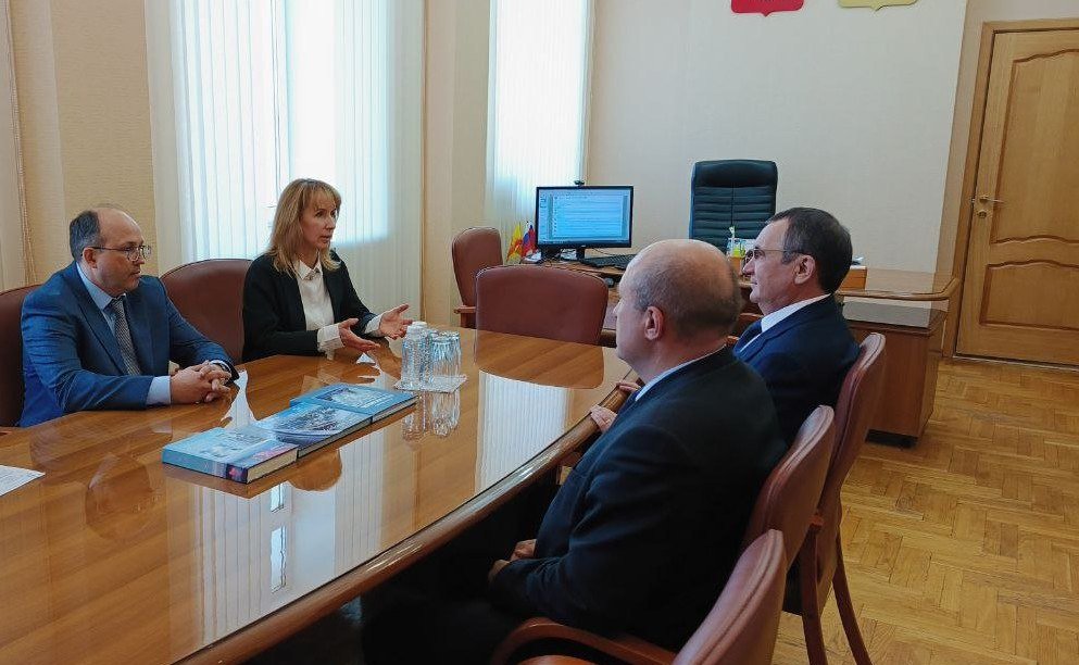 Николай Федоров провел рабочую встречу с руководством Управления Росреестра по Чувашской Республике
