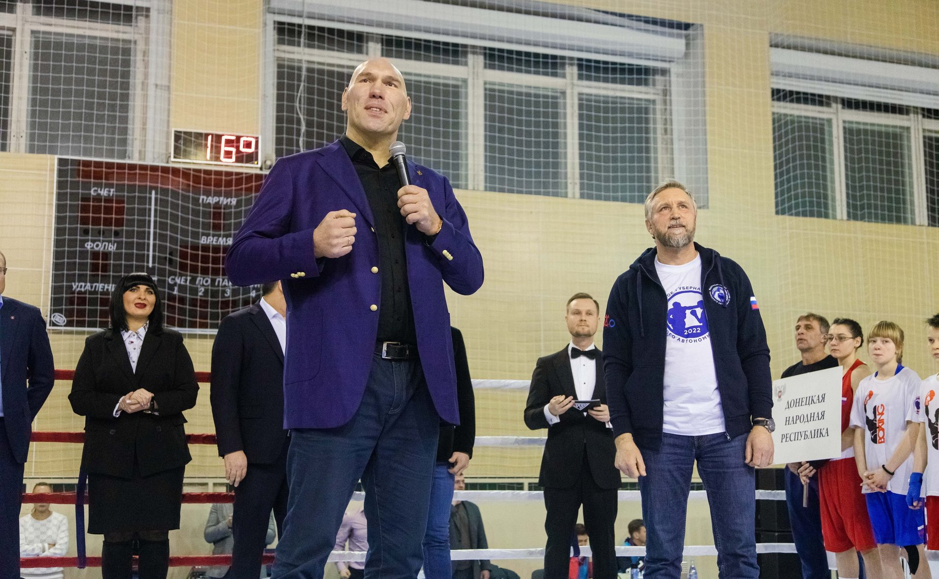 Денис Гусев в рамках работы в регионе принял участие в проведении турнира по боксу на Кубок губернатора Ненецкого автономного округа