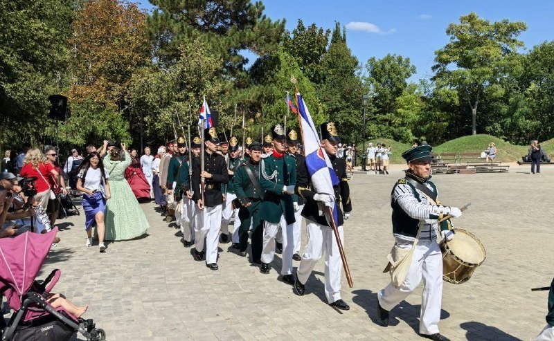Екатерина Алтабаева посетила фестиваль «Русская Троя» на Малаховом кургане, организованный Музеем-заповедником героической обороны и освобождения Севастополя