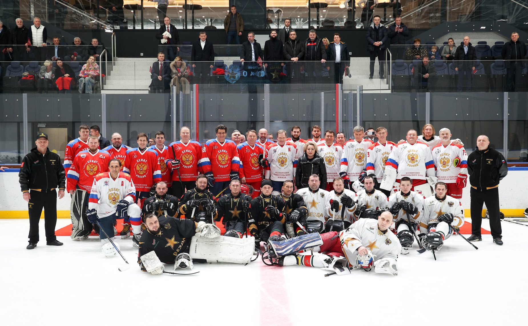 Валентина Матвиенко посетила тренировку команды по следж-хоккею из Санкт-Петербурга, в составе которой ветераны СВО