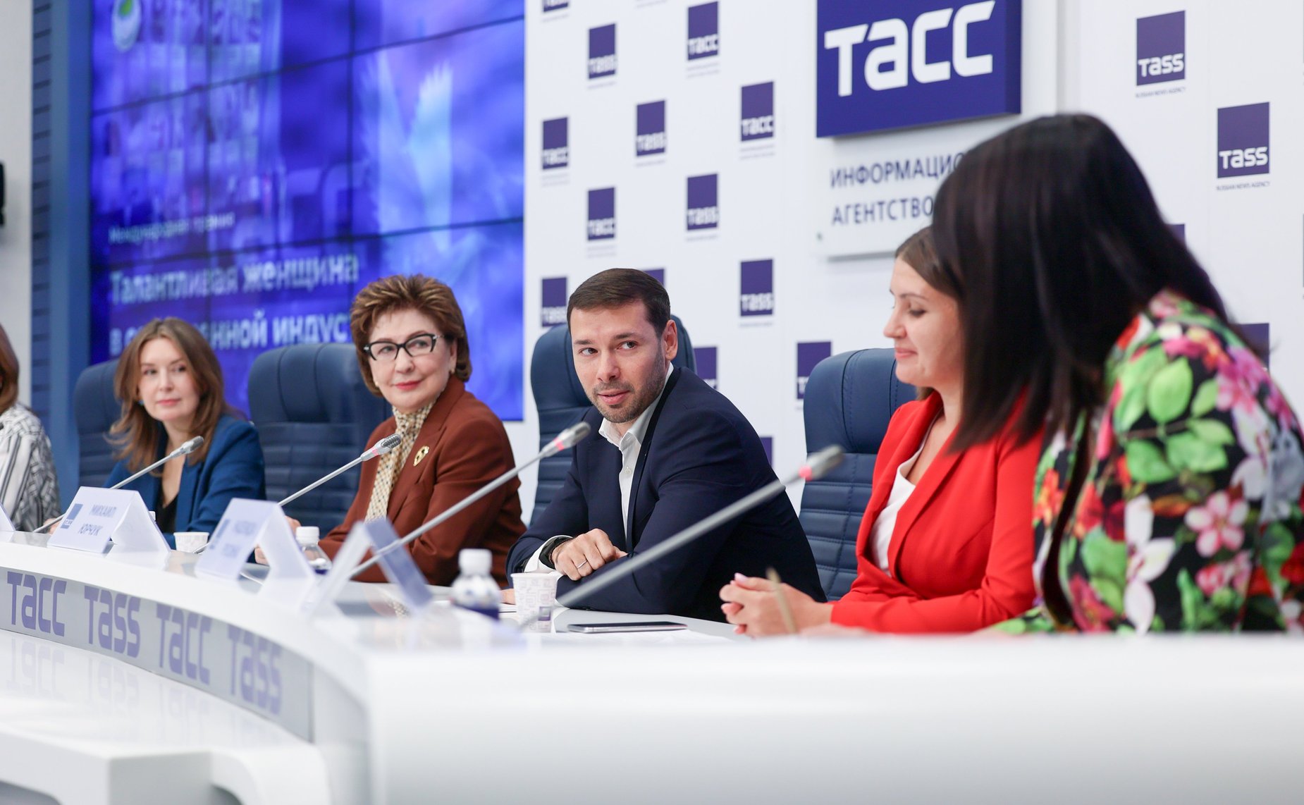 Галина Карелова приняла участие в пресс-конференции, посвященной подведению итогов международной премии «Талантливые женщины в современной индустрии»