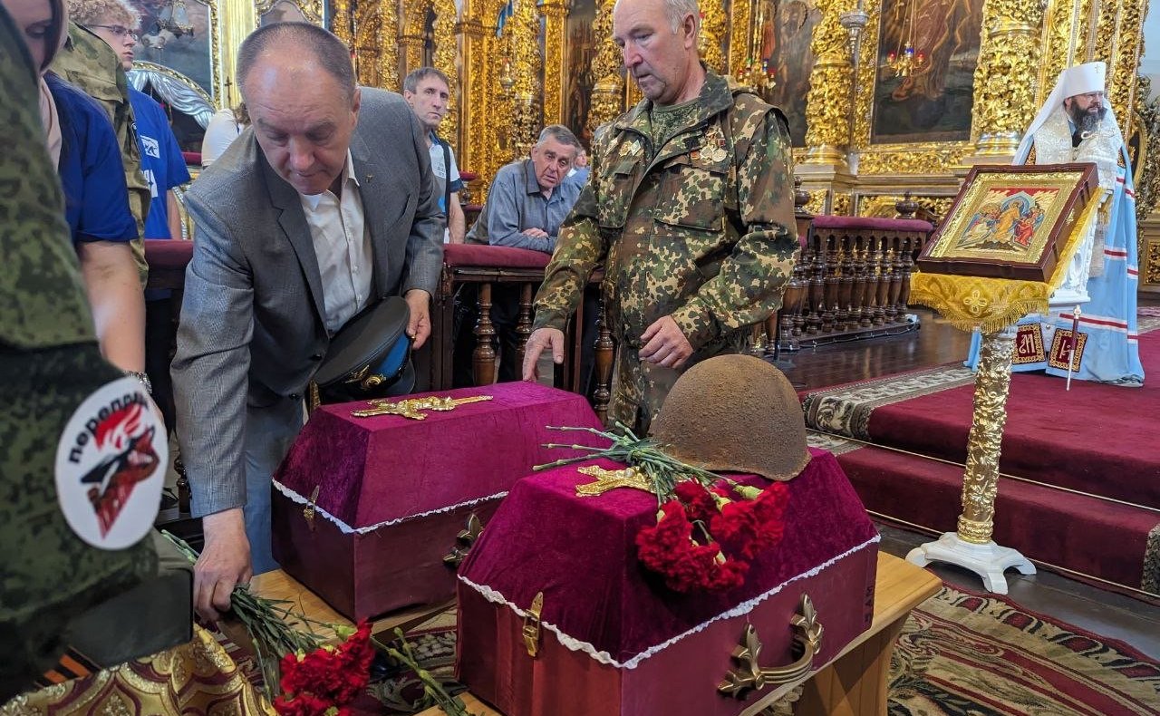 В городе-герое Смоленске Комитет Совета Федерации по Регламенту и организации парламентской деятельности организовал участие сенаторов РФ в Акции Памяти и круглый стол на тему «Победа многонациональна»