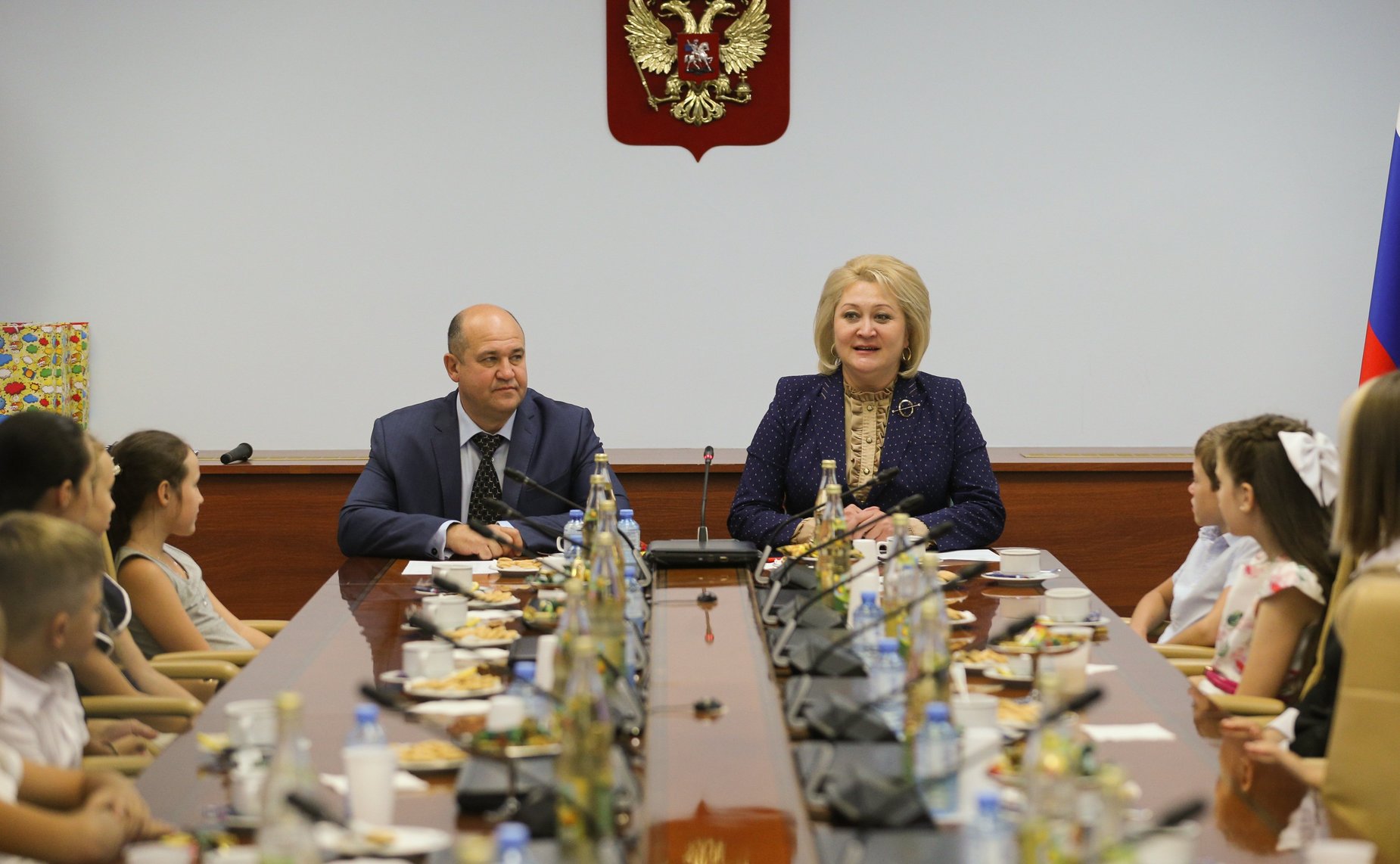 Награждение детей – участников выставки детских художественных работ «Традиции живая нить»