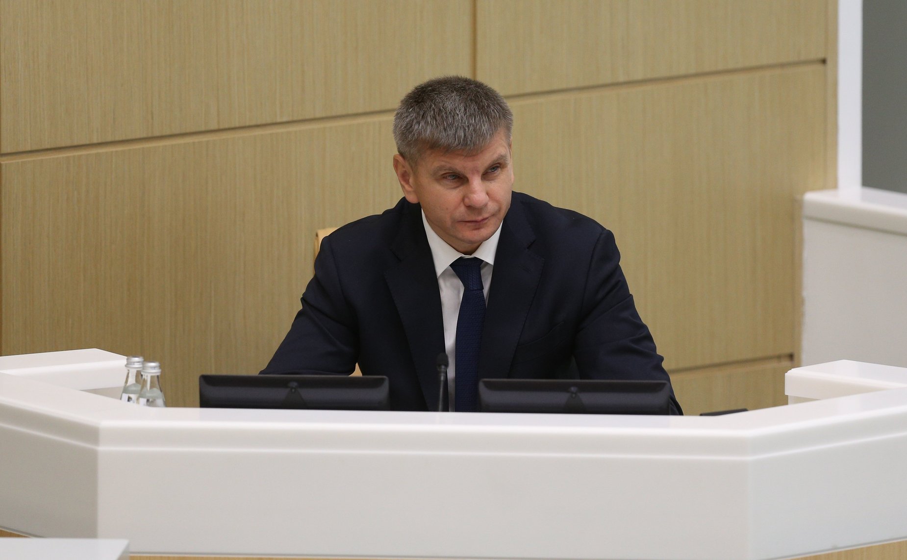 Геннадий Голов