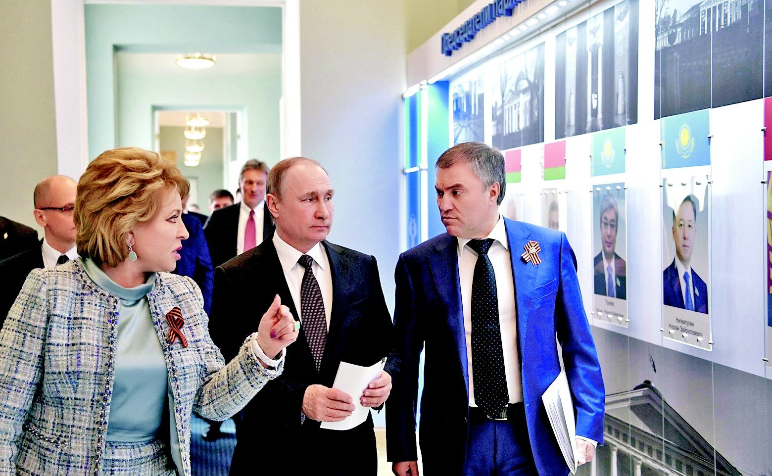 Перед открытием заседания Совета законодателей РФ, Таврический дворец, Санкт-Петербург, 2017