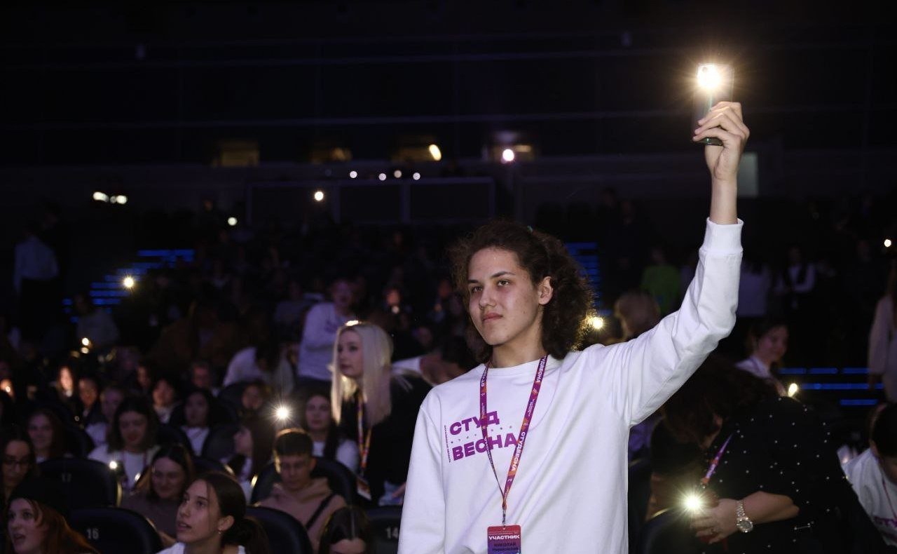 Андрей Хапочкин принял участие в церемонии открытия фестиваля «Студенческая весна» в Сахалинской области