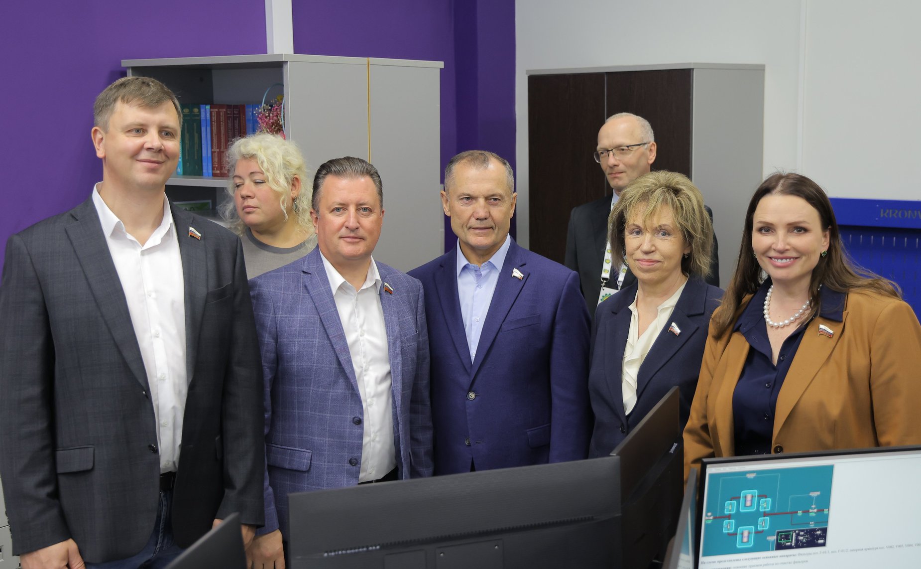 Выездное заседание Комитета Совета Федерации по науке, образованию и культуре «Развитие системы непрерывного образования для обеспечения технологического лидерства региона ( на примере Вологодской области)» Посещение химико-технологического колледжа