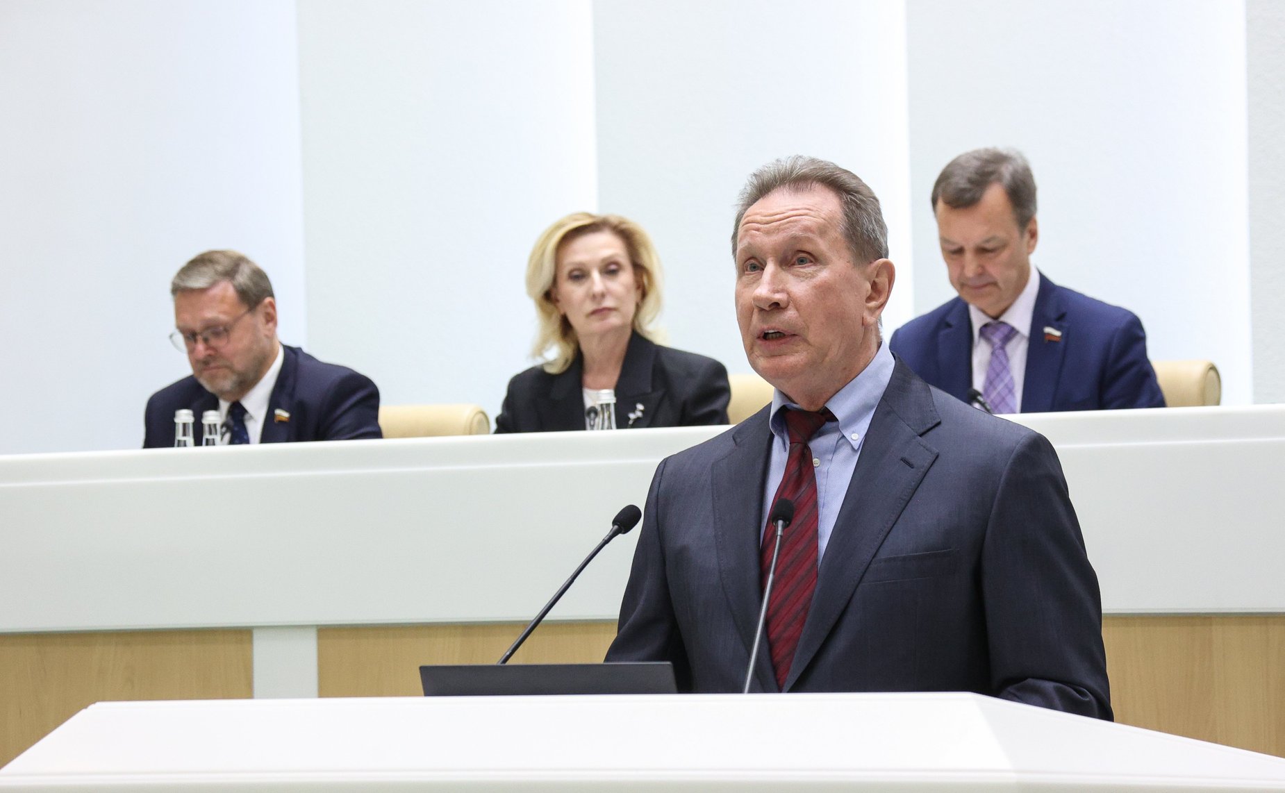 Виктор Золотов