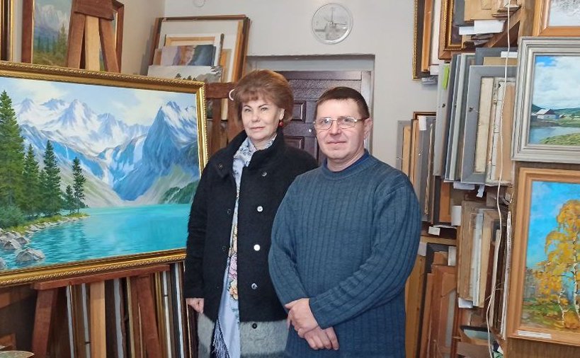 Татьяна Гигель в ходе рабочей командировки по региону встретилась с председателем Союза художников Республики Алтай Владимиром Ельниковым