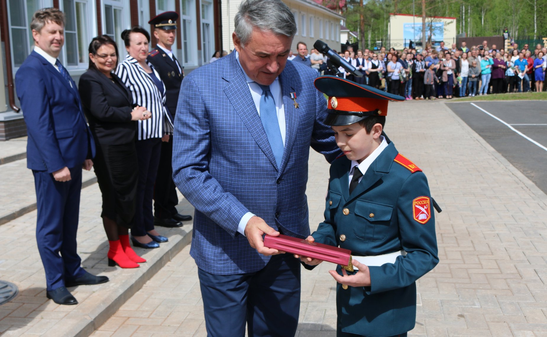 Ю. Воробьев поздравил кадетов школы «Корабелы Прионежья» с окончанием учебного года