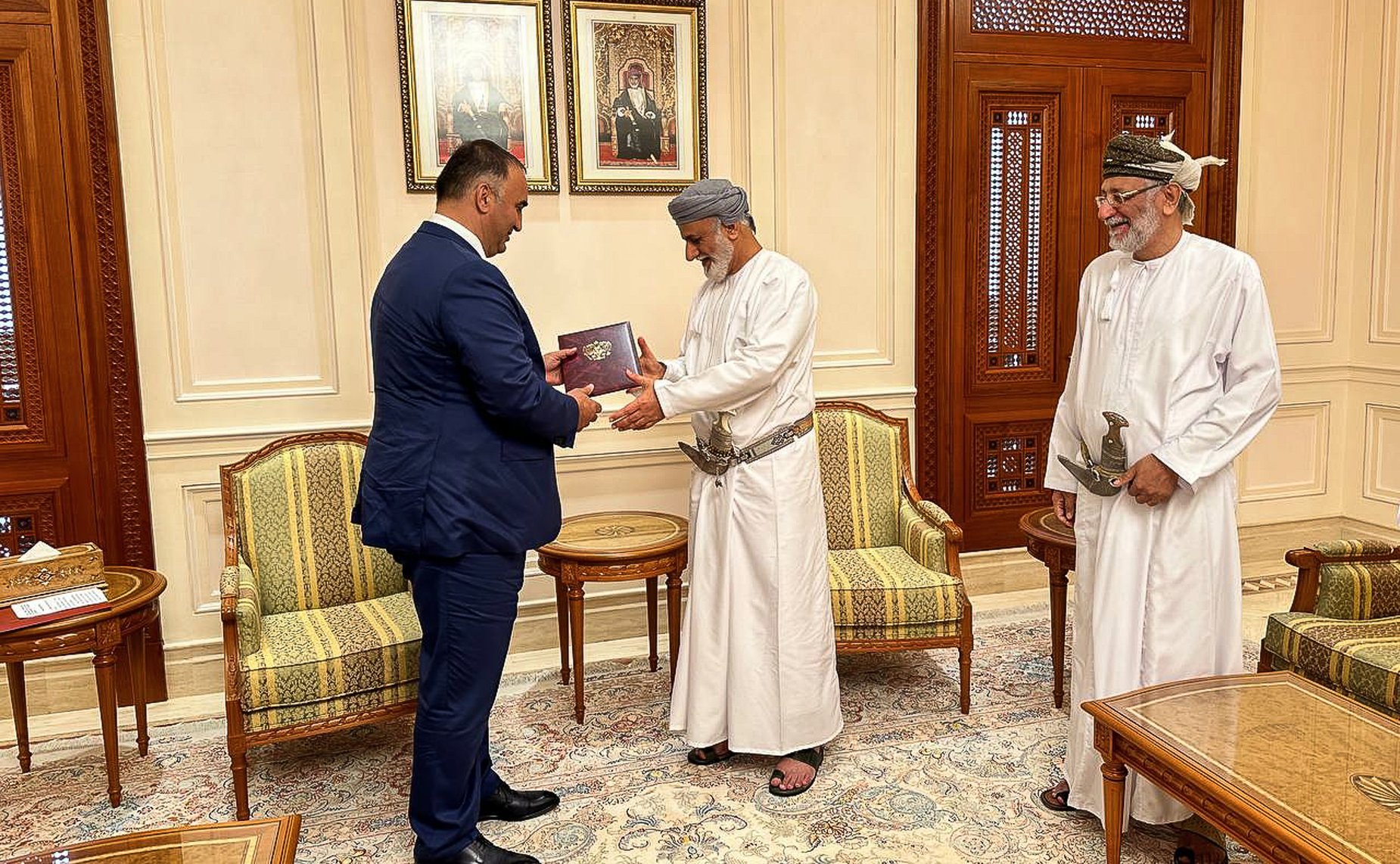 Встреча заместителя председателя Комитета СФ по социальной политике Мохмада Ахмадова с Председателем Государственного Совета Султаната Оман Шейхом Абдельмаликом Аль-Халили