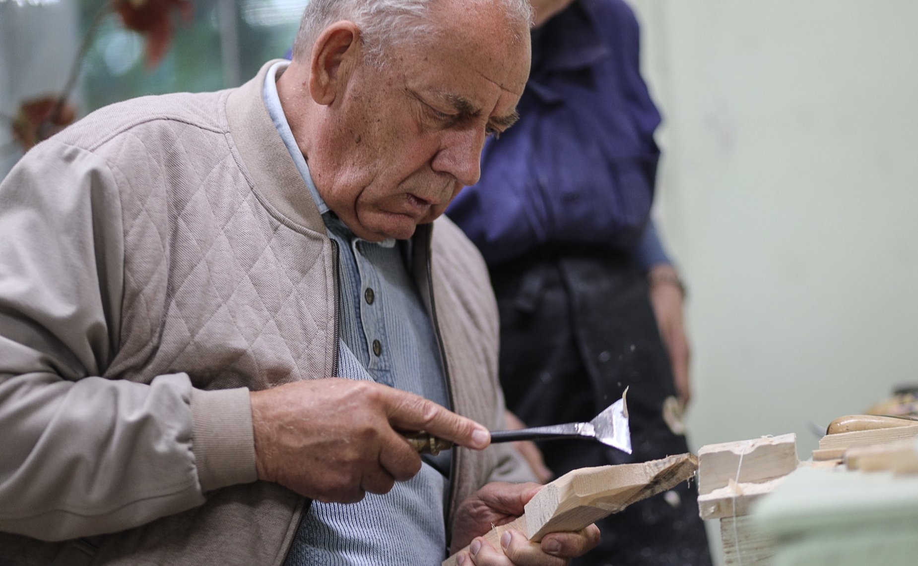 Члены Комиссии Совета Федерации по сохранению и развитию народных художественных промыслов встретились с представителями Художественного косторезного училища им.Н.Буторина и предприятия «Беломорские узоры»