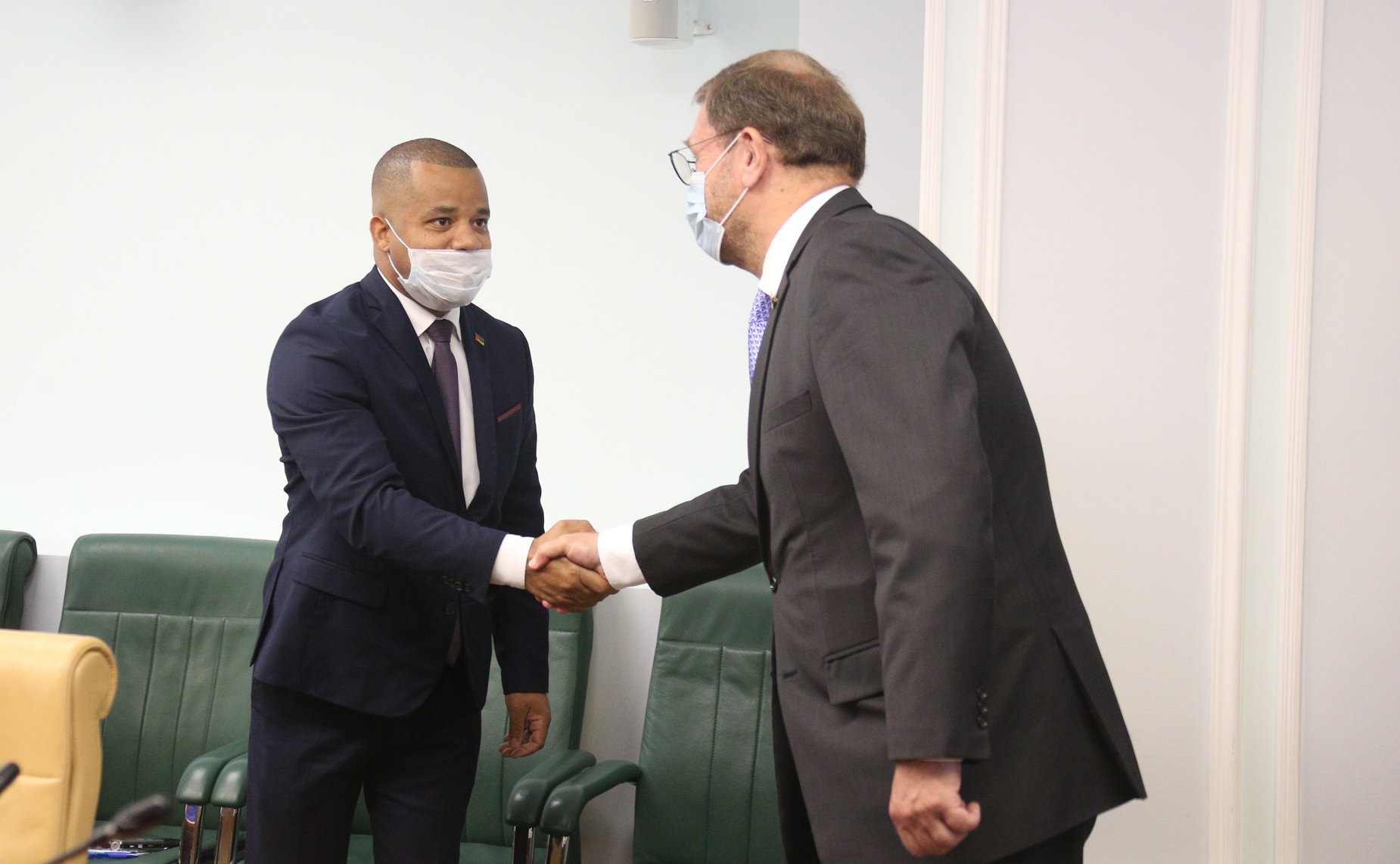 Встреча заместителя Председателя СФ Константина Косачева с Чрезвычайным и Полномочным Послом Республики Мозамбик в РФ Жозе Катупой