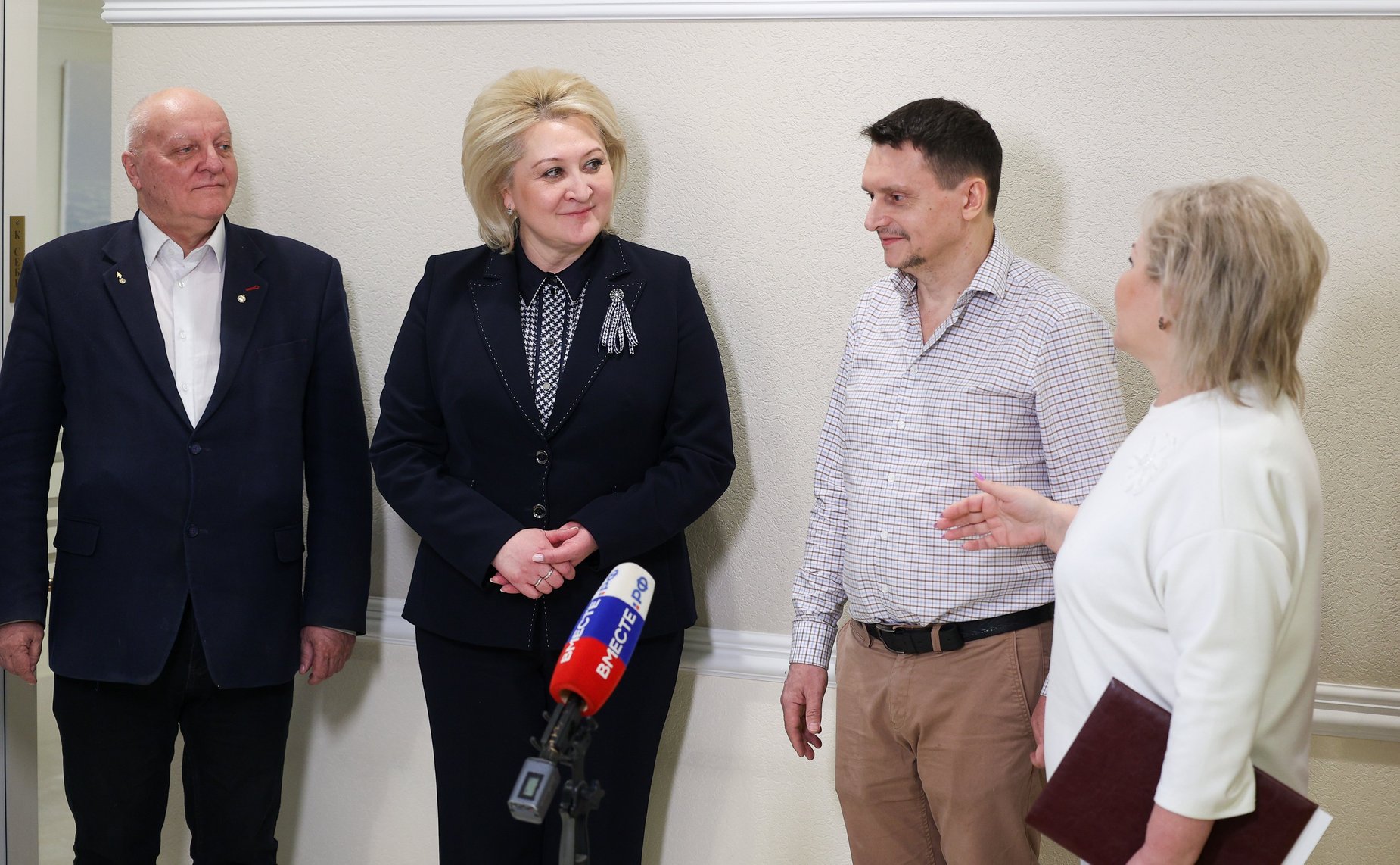 Открытие в Совете Федерации художественной выставки «Выставка живописи» художника А. Адамова