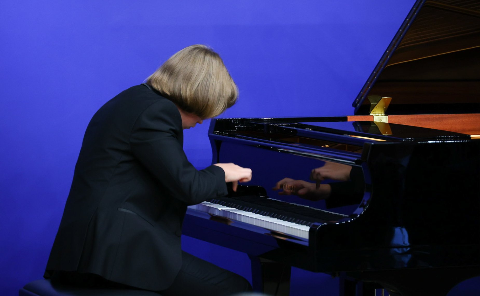 В рамках работы Х Парламентского форума «Историко-культурное наследие России» в Великом Новгороде Валентина Матвиенко посетила детскую общеобразовательную школу имени Г.Р. Державина и Дом музыки имени С.В. Рахманинова