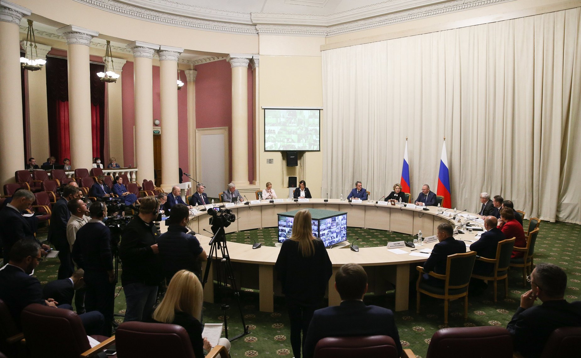 Председатель СФ Валентина Матвиенко провела встречу с региональным активом