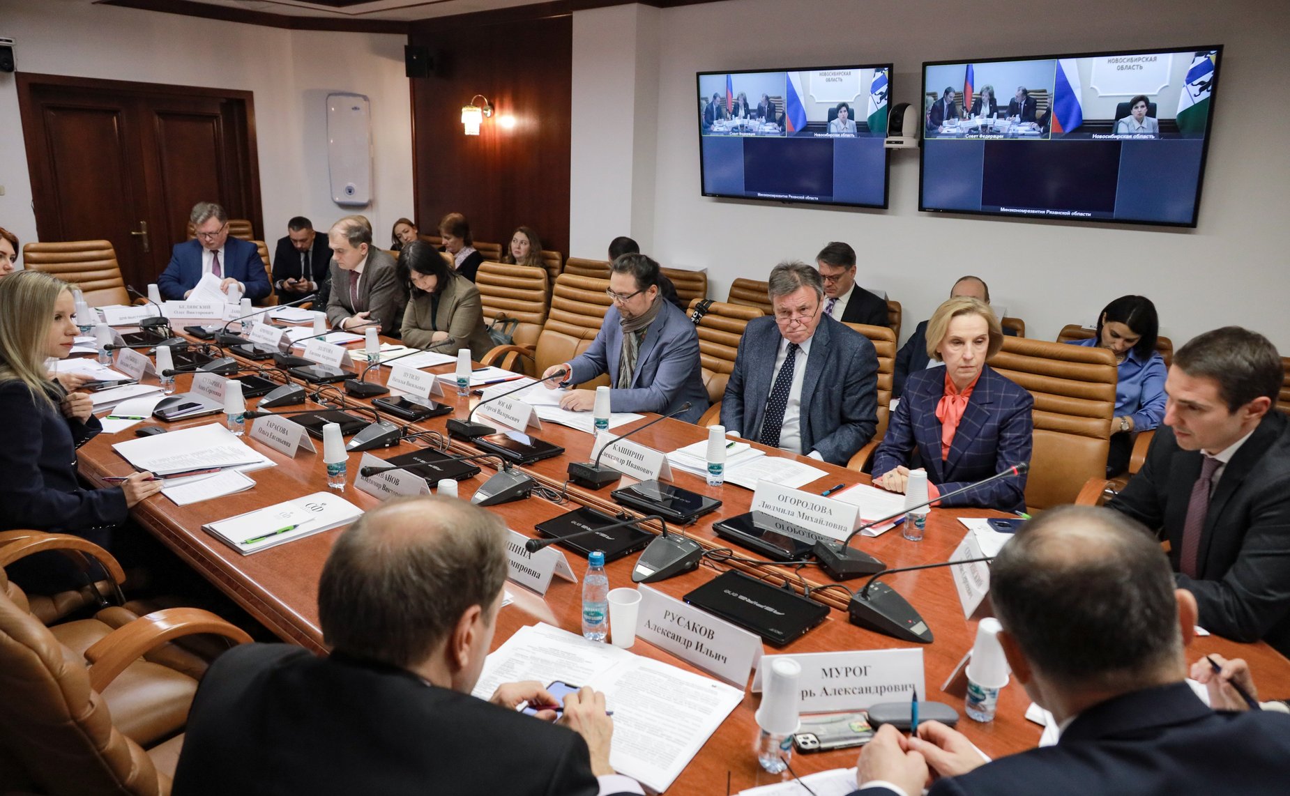 Круглый стол Комитета Совета Федерации по науке, образованию и культуре «Об актуальных вопросах совершенствования законодательства в сфере научной и научно-технической деятельности»