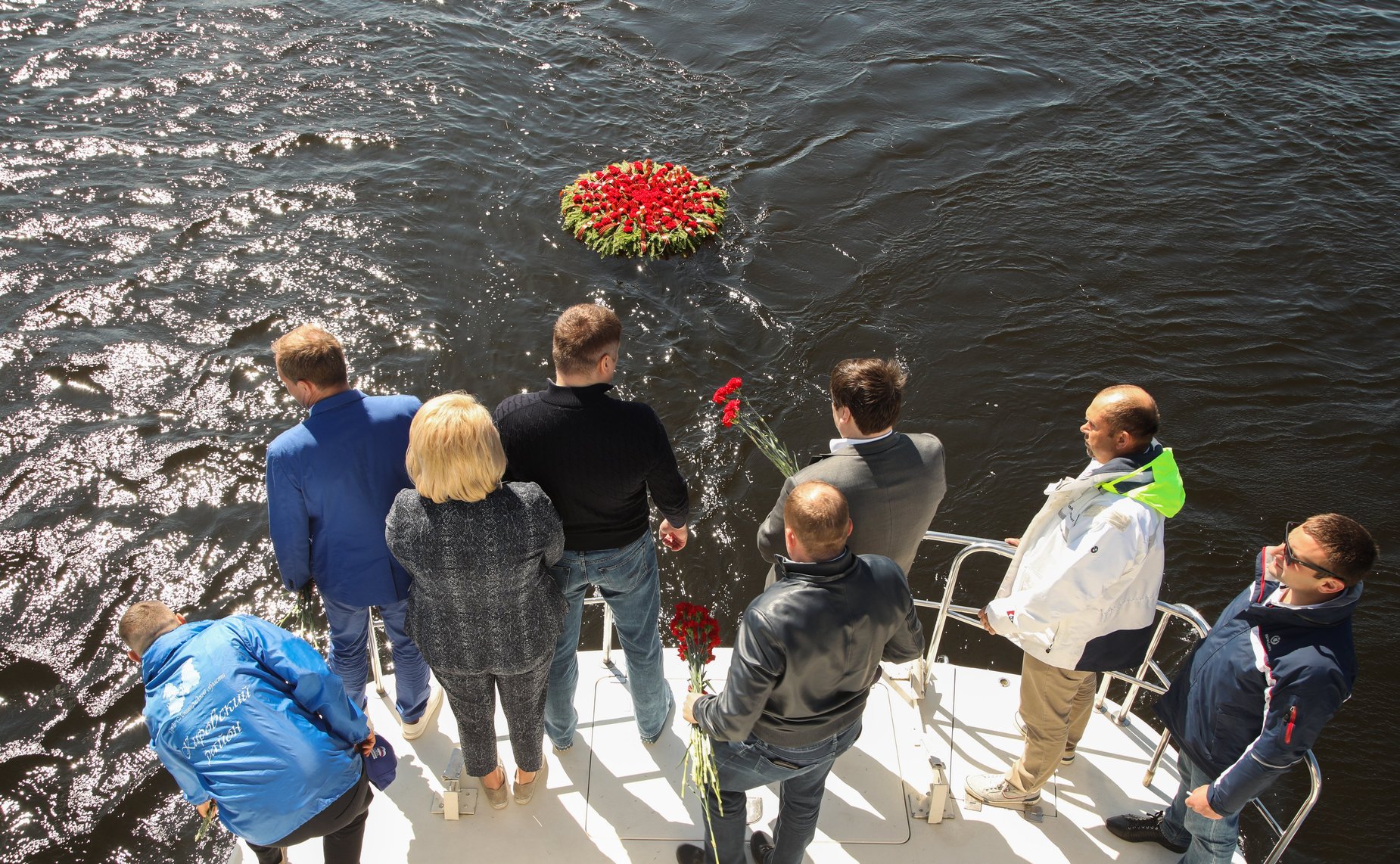 Сенаторы приняли участие в торжественной церемонии поднятия со дна Невы в районе Невского пятачка полковой пушки, затонувшей в ходе боев 1941 года