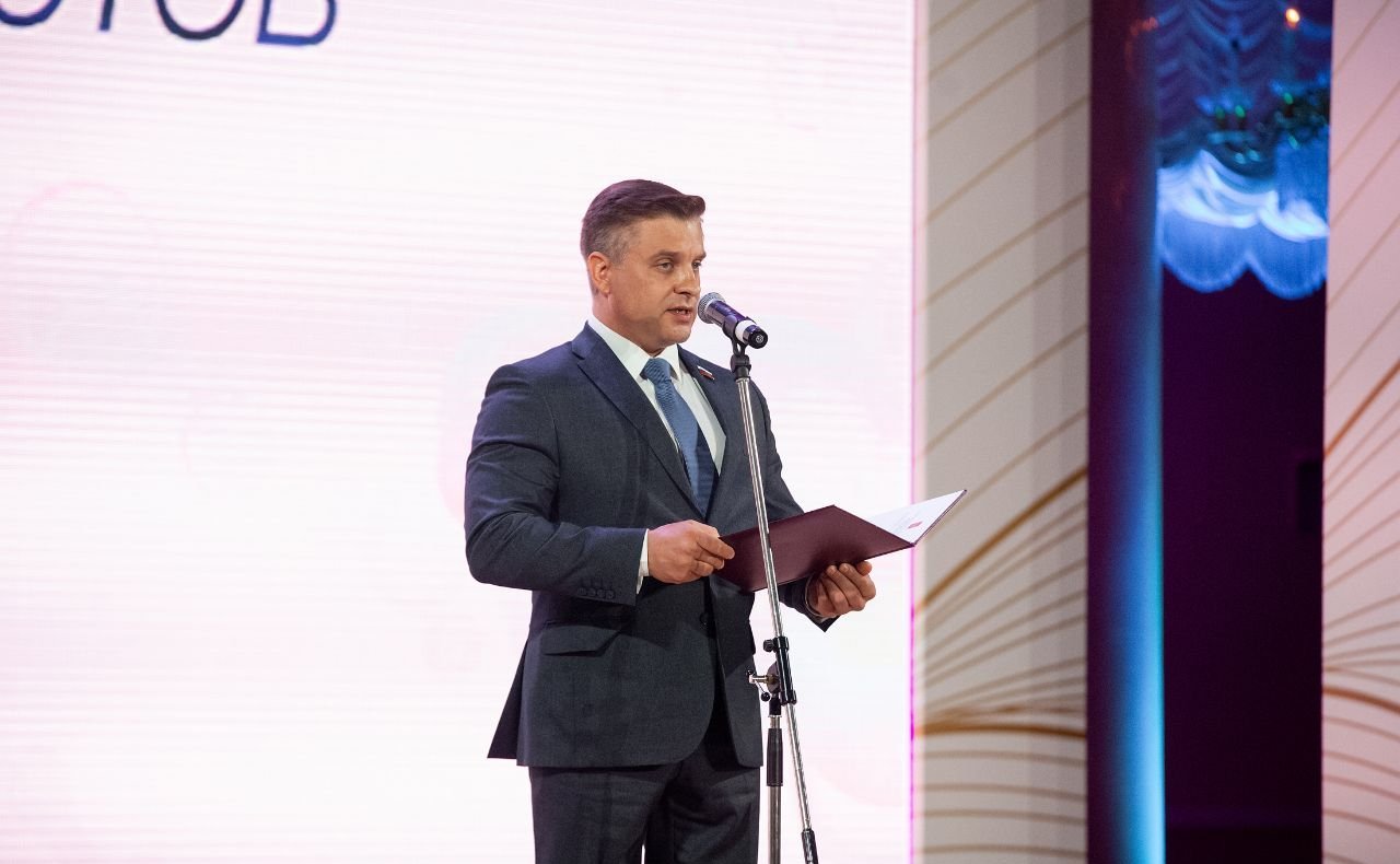 Юрий Архаров принял участие в церемонии вручения дипломов выпускникам Сеченовского Университета