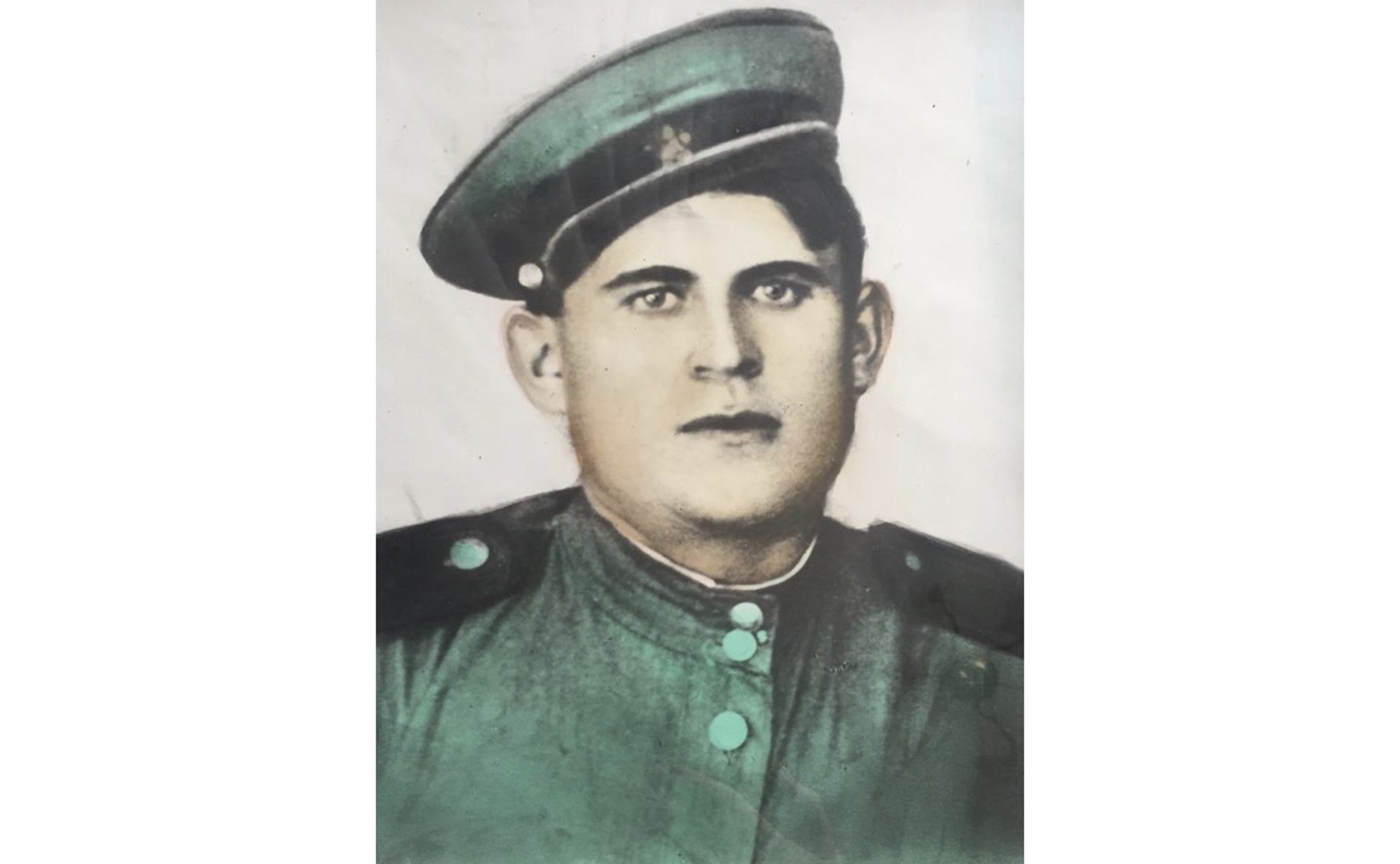 Гладченко Михаил Дмитриевич, 1918 г. р. Входил в состав 161 Стрелкового полка 95 Стрелковой дивизии, 3 Стрелкового полка 4-й Гвардейской Стрелковой дивизии. Несколько раз ранен. Медаль «За отвагу». Дед помощника сенатора М.Н. Пономарева Инны Кузнецовой