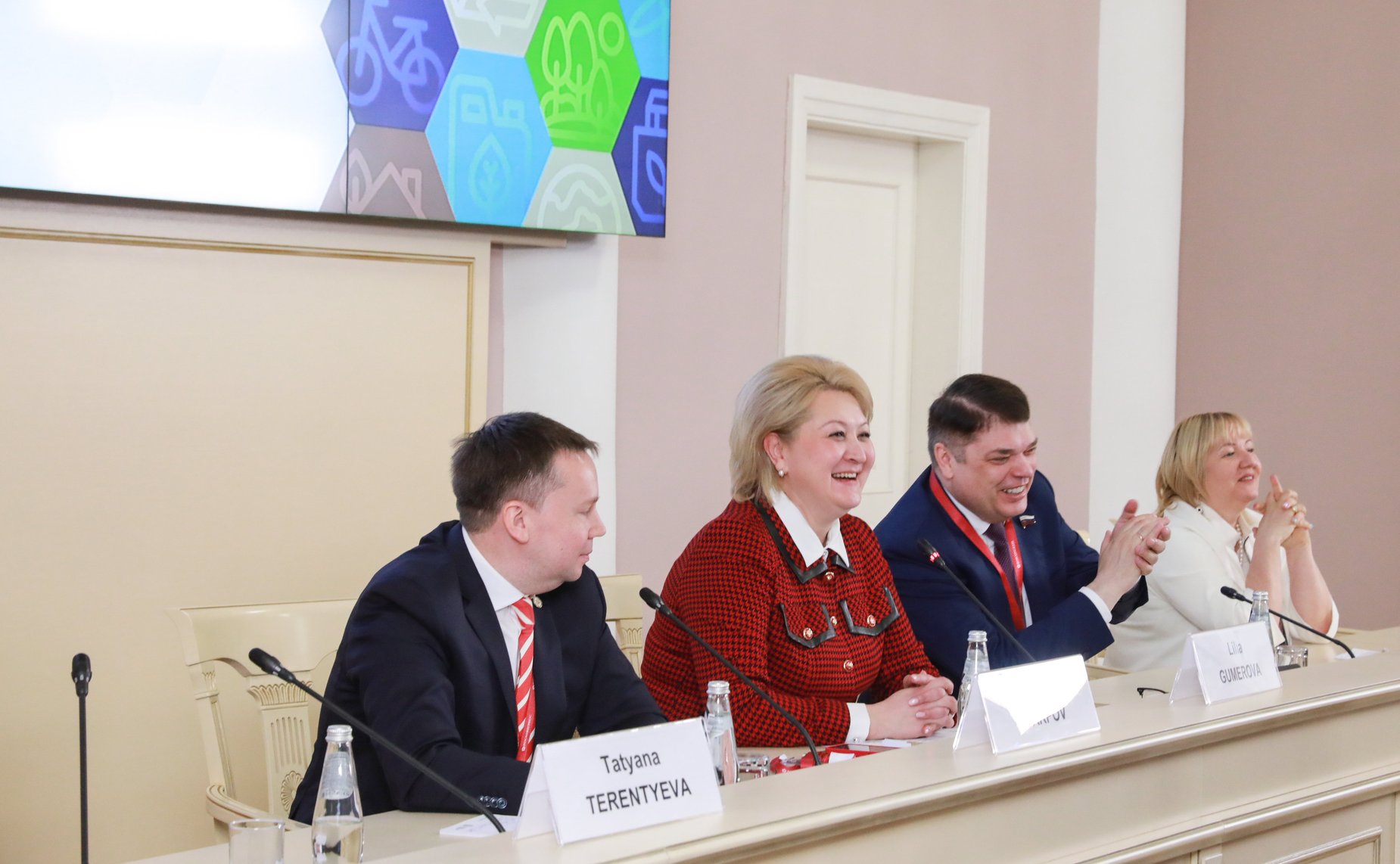 Круглый стол «Экопросвещение. Будущее глазами детей» в рамках X Невского международного экологического конгресса