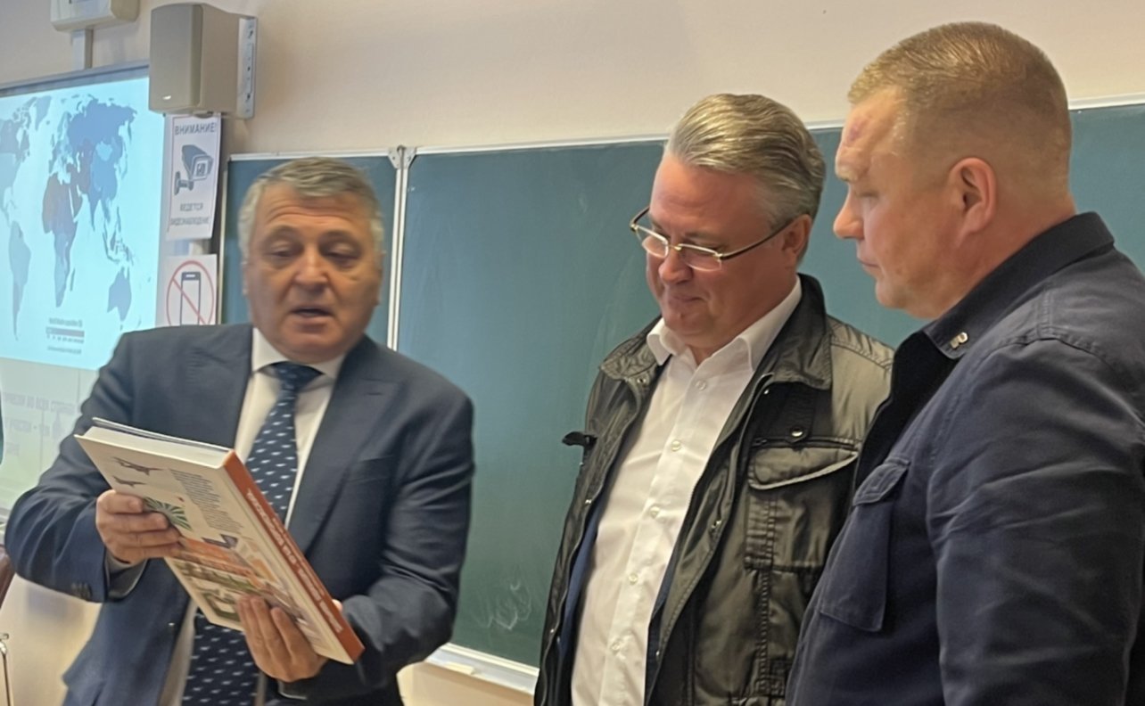 Игорь Кастюкевич предложил применять в новых регионах опыт Воронежа по созданию патриотической образовательной среды в школах