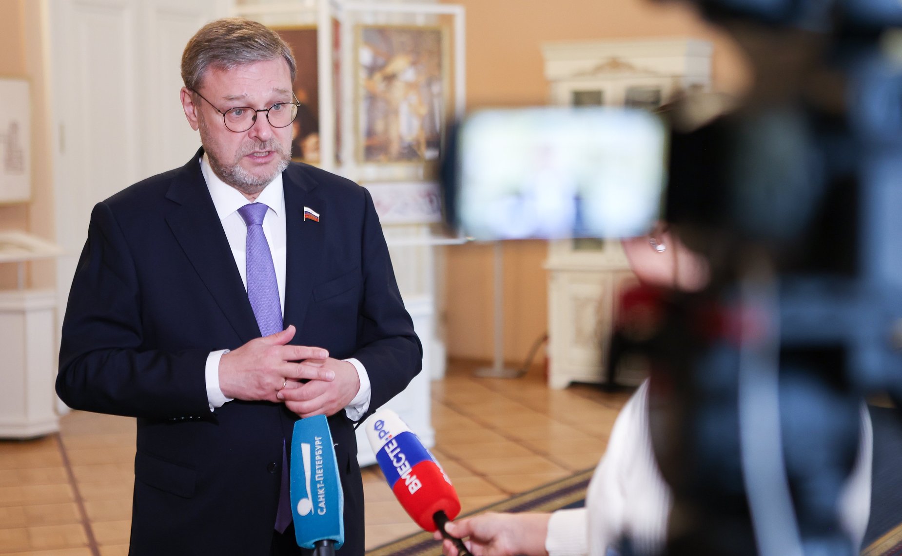 Пресс-подход заместителя Председателя Совета Федерации Константина Косачева