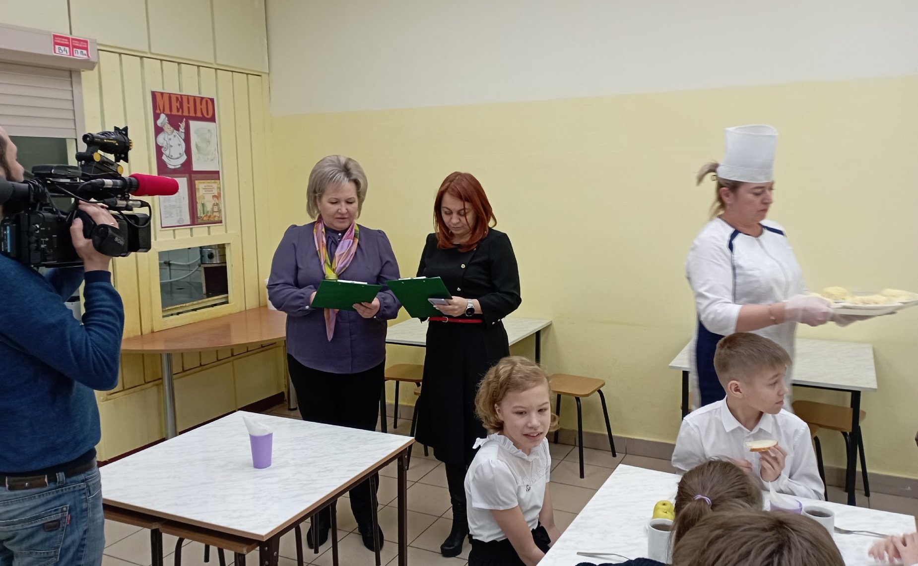 Елена Писарева в ходе рабочей поездки в регион провела мониторинг качества питания в школах