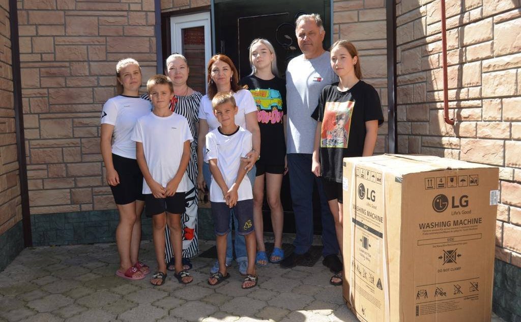 Галина Солодун посетила детские дома семейного типа в ЛНР