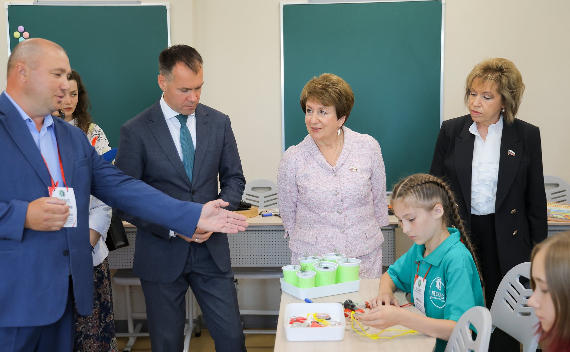 Выездное заседание Комитета СФ по науке, образованию и культуре «Развитие системы непрерывного образования для обеспечения технологического лидерства региона (на примере Вологодской области)». СОШ №8