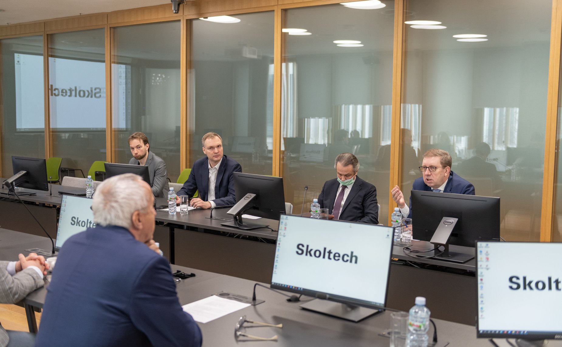 Делегация Совета Федерации во главе с председателем Комитета Совета Федерации по аграрно-продовольственной политике Алексеем Майоровым ознакомились с деятельностью Сколковского института науки и технологий (Сколтех)