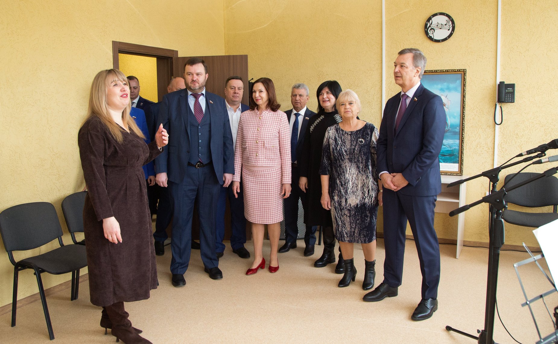 Сенаторы посетили Железнодорожненский сельский Дом культуры в Республике Крым