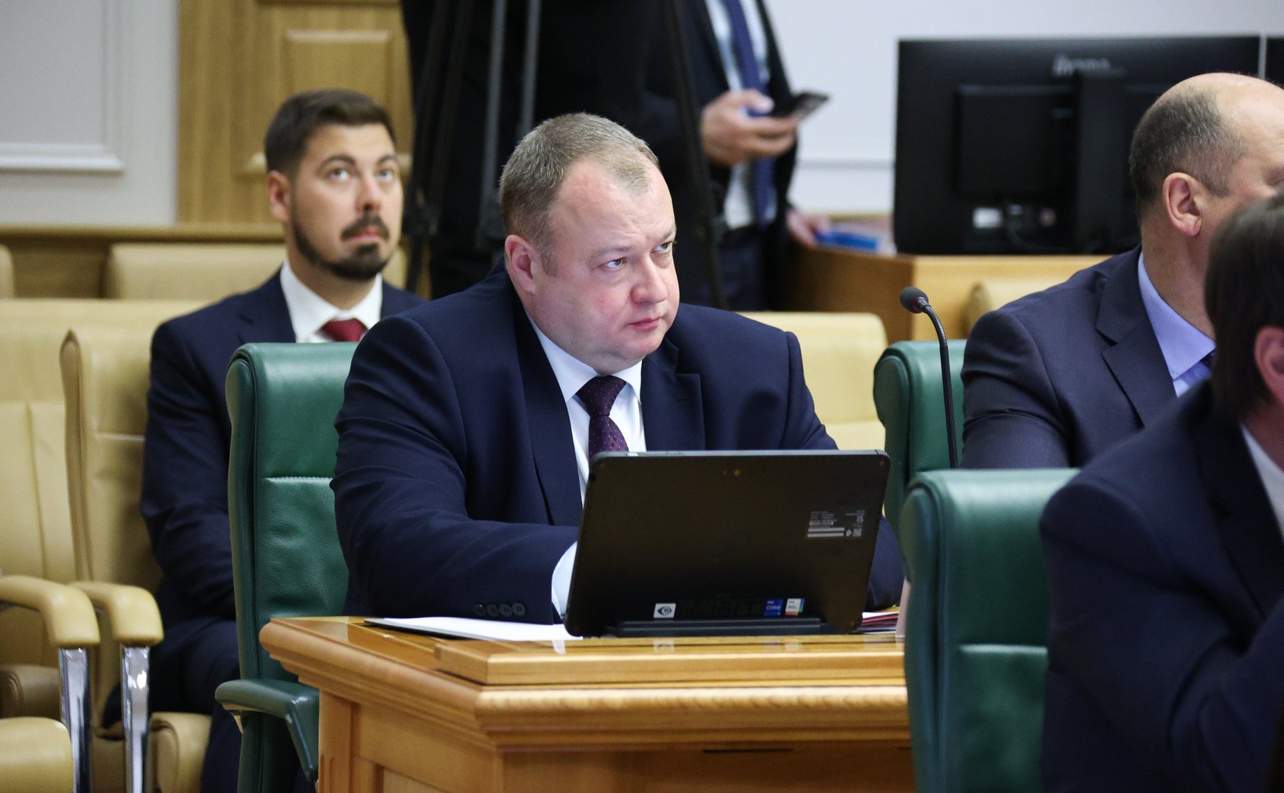 На заседании Комитета СФ по международным делам проведены консультации по предложенной Президентом РФ кандидатуре на должность Министра иностранных дел РФ