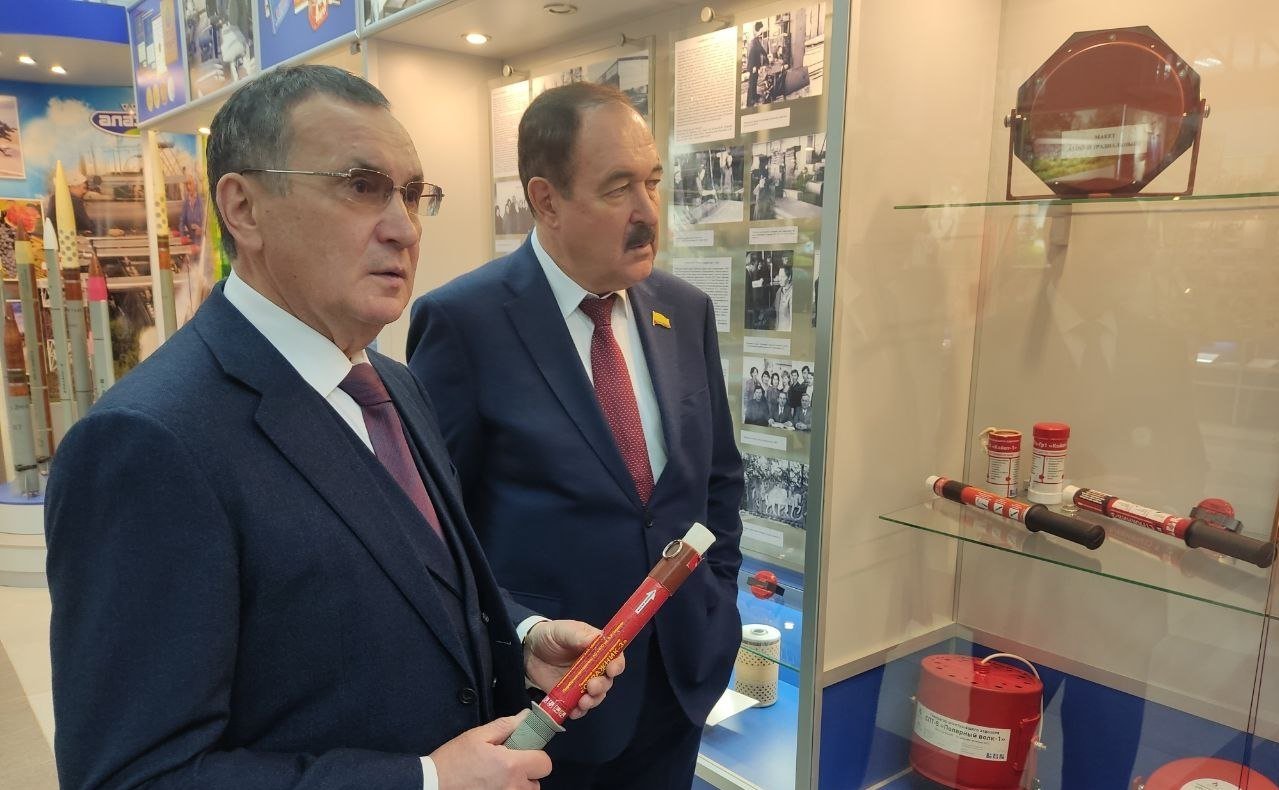 Николай Федоров посетил крупное промышленное предприятие в столице Чувашии