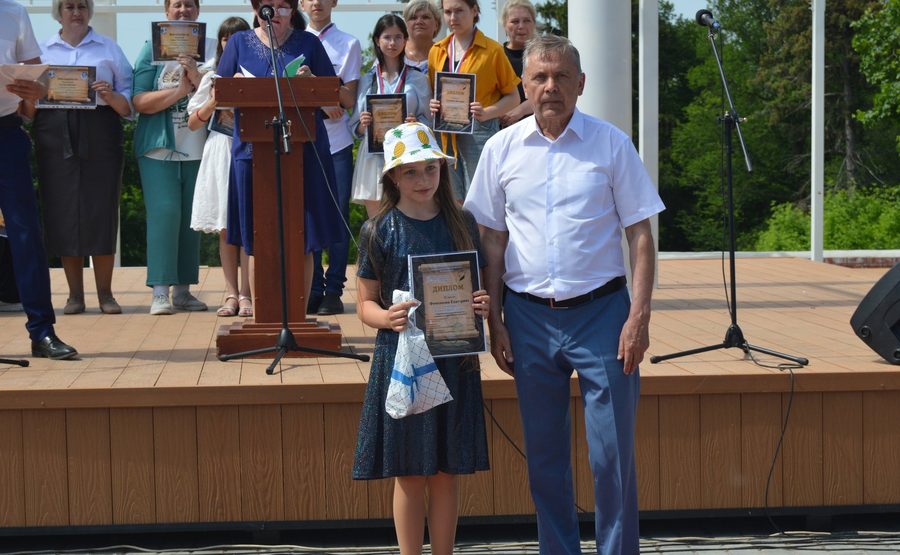 Сергей Рябухин в ходе поездки в регион принял участие в 57-м Всероссийском Пушкинском празднике поэзии в с. Языково Карсунского района