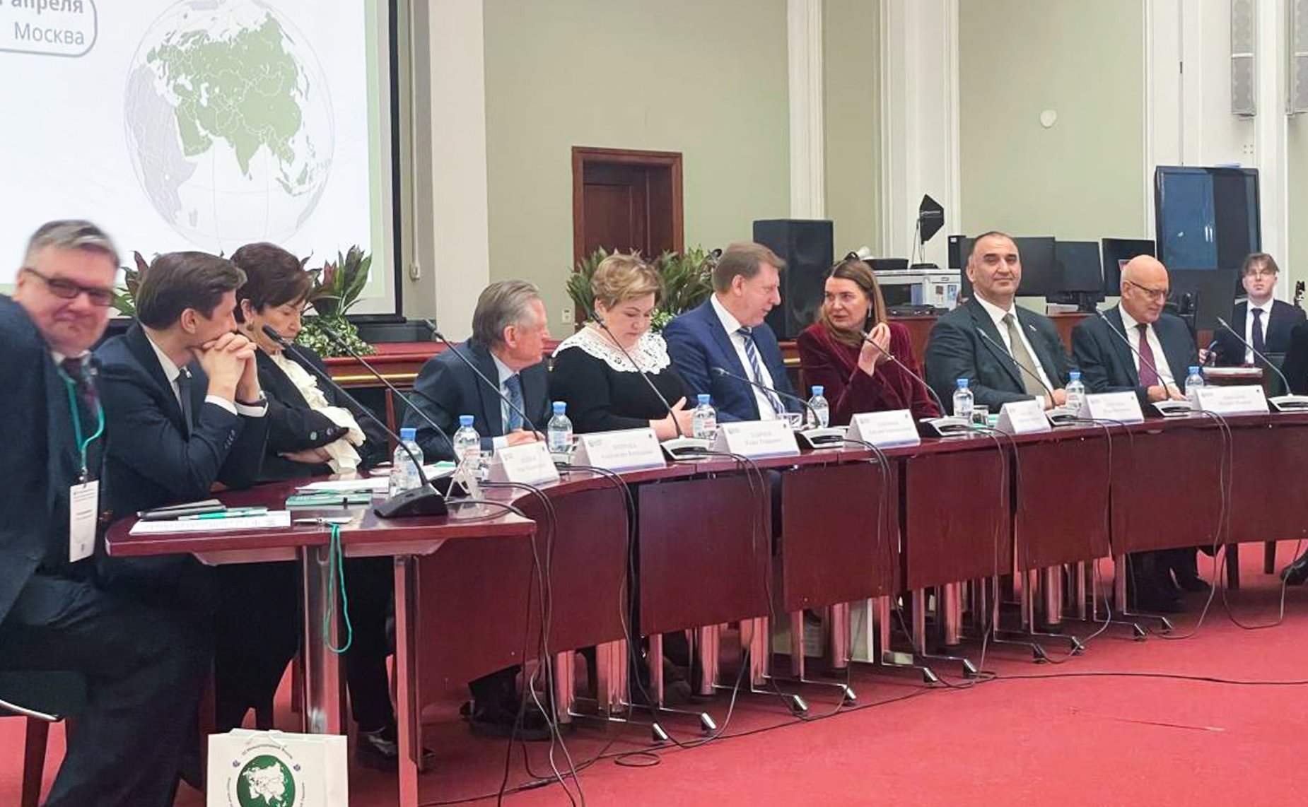 Мохмад Ахмадов и Юлия Лазуткина приняли участие в пленарном заседании III Международного форума «Индустрия здоровьесбережения в пространстве Большой Евразии»