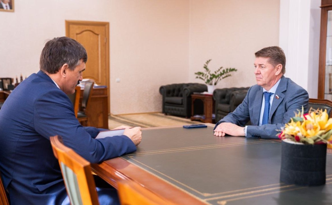 Андрей Шевченко посетил праздничные мероприятия в Оренбурге, провел встречу со студентами и приём граждан