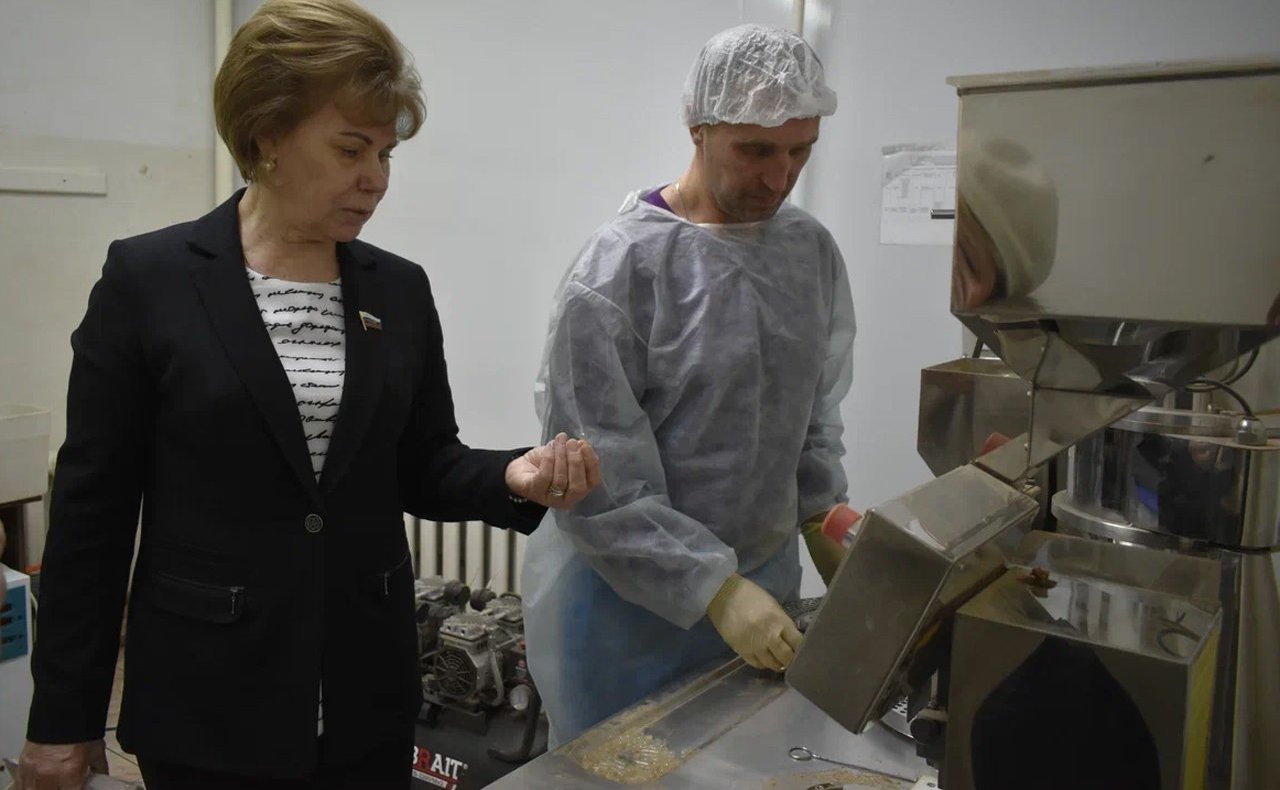 Татьяна Гигель встретилась с коллективом компании «Пантовитал», которая занимается глубокой переработкой пантов марала