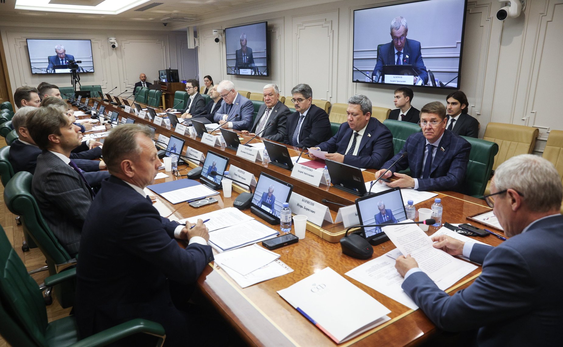 Заседание Комиссии СФ по защите государственного суверенитета и предотвращению вмешательства во внутренние дела Российской Федерации