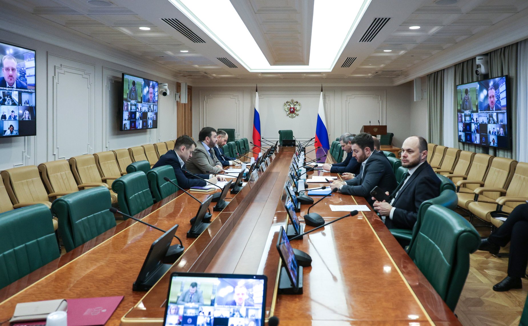 Совещание Комитета СФ по экономической политике «Развитие инфраструктуры поддержки субъектов малого и среднего предпринимательства в воссоединенных субъектах РФ»