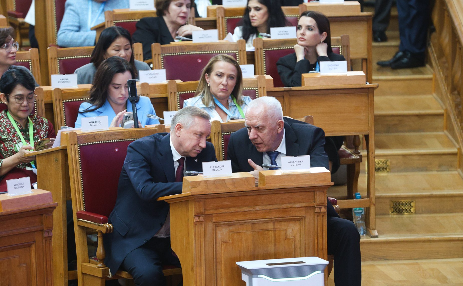 Пленарное заседание IV Евразийского женского форума «Женщины за укрепление доверия и глобальное сотрудничество»