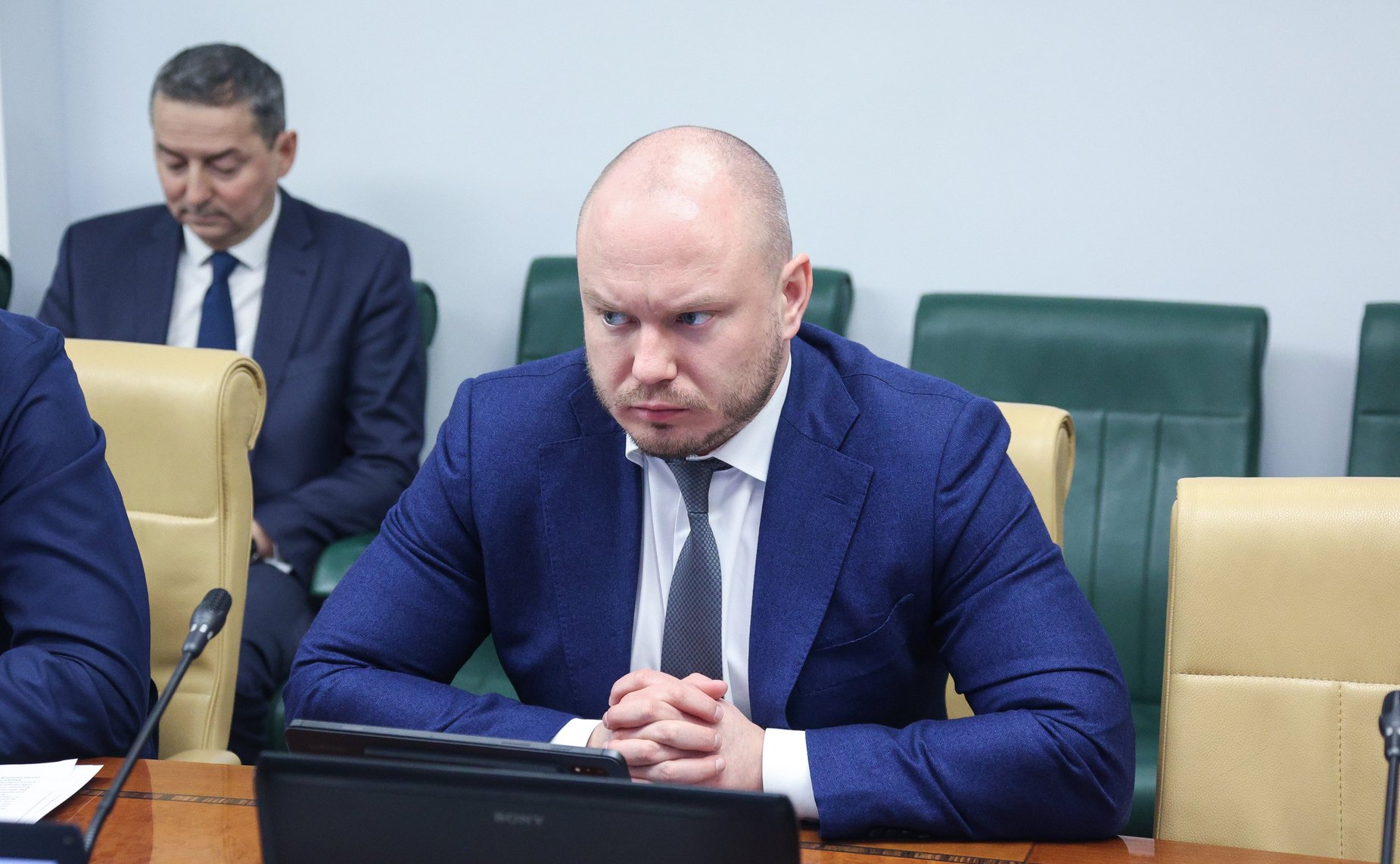 Круглый стол Комитета СФ по экономической политике «Актуальные вопросы взаимодействия акционерного общества «Почта России», маркетплейсов и других участников рынка онлайн-торговли»