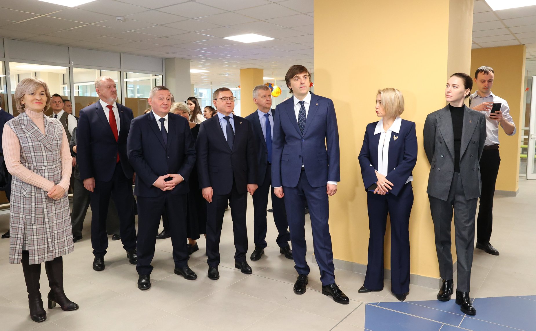 Первый заместитель Председателя СФ Владимир Якушев посетил муниципальное общеобразовательное учреждение «Средняя школа №7 Дзержинского района Волгограда»