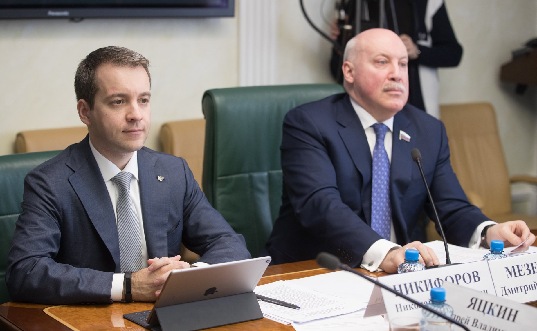 Н. Никифоров и Д. Мезенцев