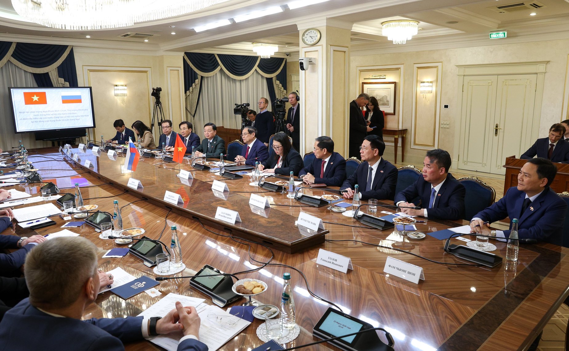 Валентина Матвиенко провела встречу с Премьер-министром Социалистической Республики Вьетнам Фам Минь Тинем