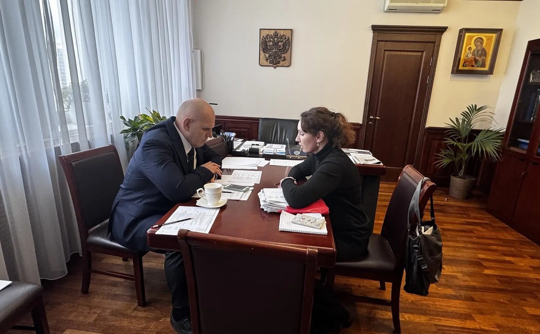 Александр Карелин провел личный прием граждан в Новосибирске
