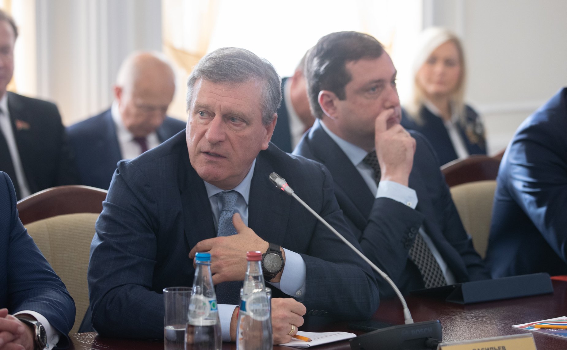 В. Матвиенко и М. Мясникович провели совместную встречу с руководителями субъектов России и Беларуси