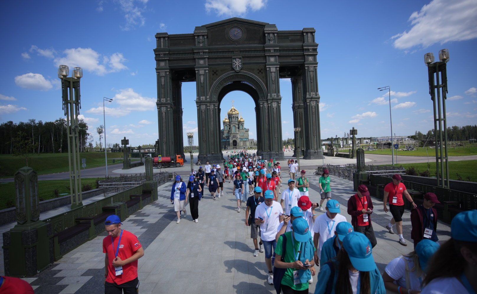 Участники проекта «Поезд Памяти» посетили Центральный парк ВС РФ «Патриот»