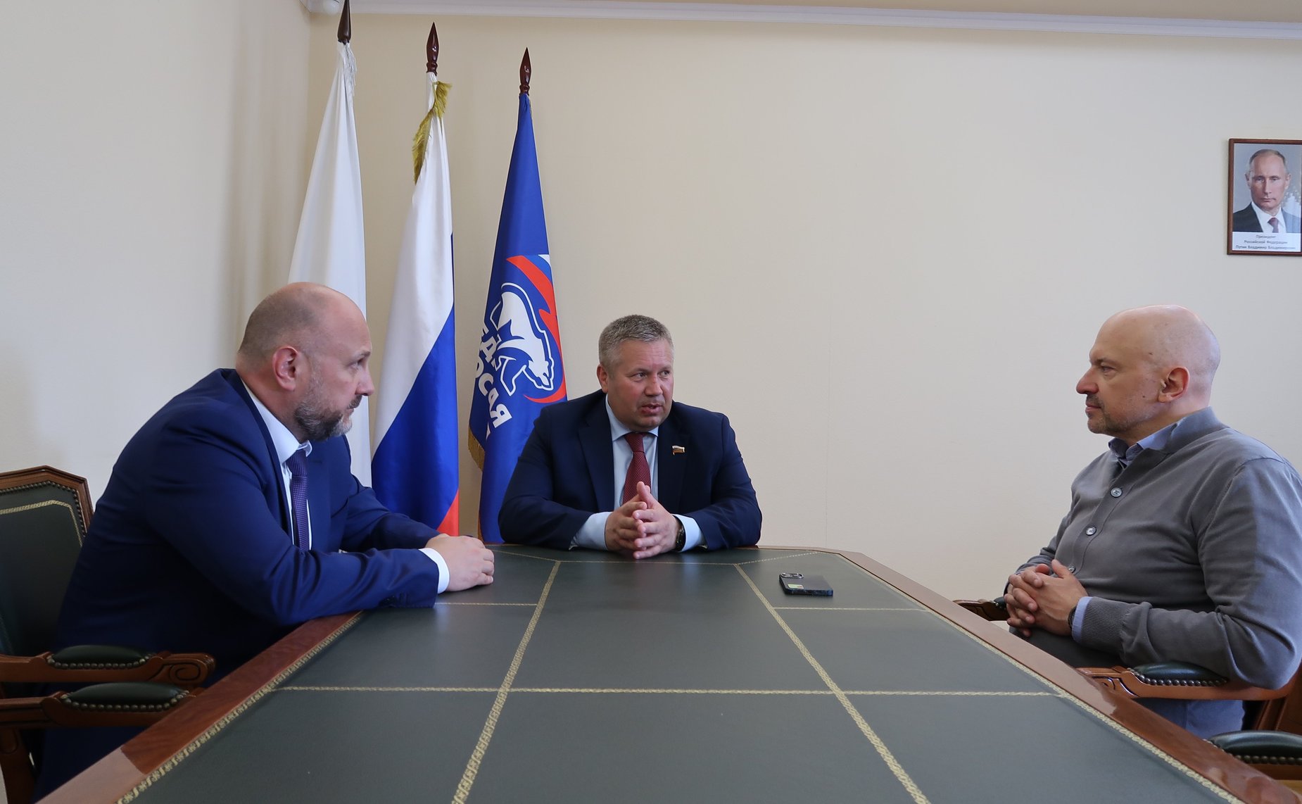 Денис Гусев в ходе работы в регионе провел встречу с сотрудниками Федерального института промышленной собственности (ФИПС)